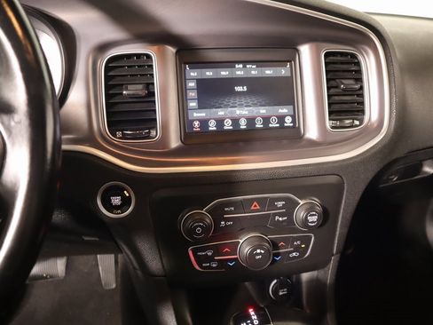 Used 2022 Dodge Charger SXT image 5