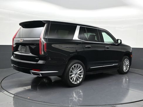 Used 2023 Cadillac Escalade Premium Luxury RWD image 5