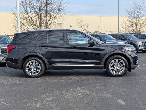 New 2026 Ford Explorer Platinum RWD image 3