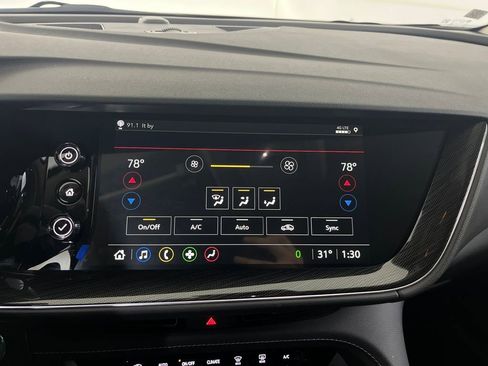 Used 2023 Buick Envision Essence image 71