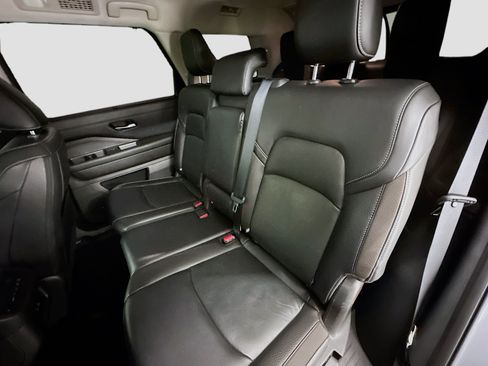 Used 2023 Nissan Pathfinder SL AWD/4WD image 29