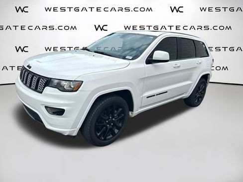 Used 2017 Jeep Grand Cherokee Altitude RWD image 1