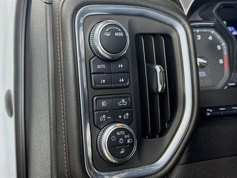 Used 2021 GMC Sierra 1500 AT4 w/ Technology Package image 12