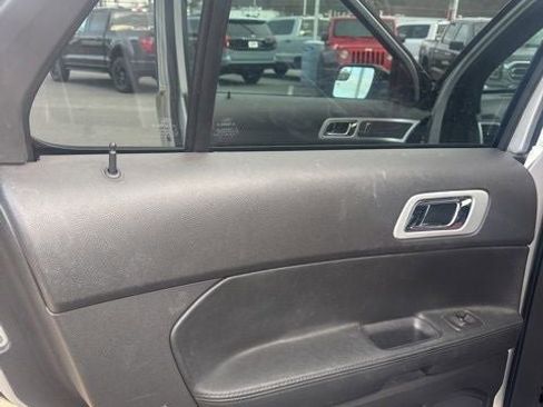 Used 2013 Ford Explorer XLT image 60