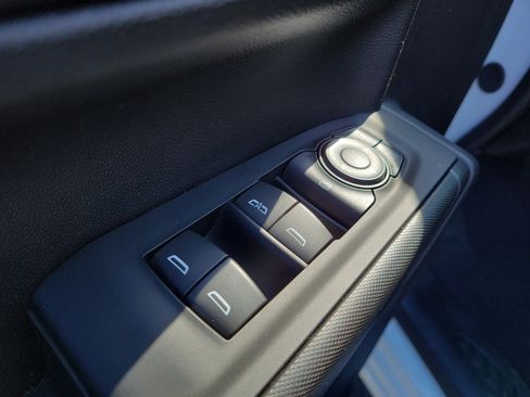 Used 2025 Chevrolet Silverado 1500 Custom image 11