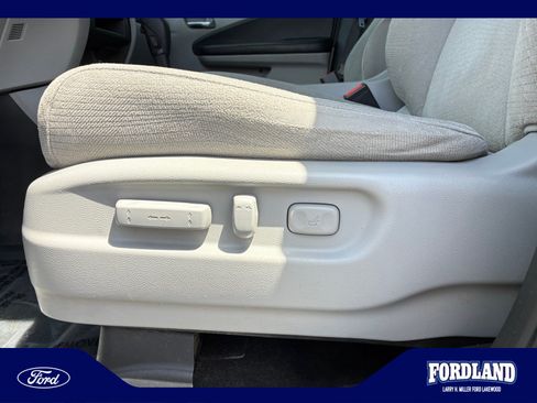 Used 2017 Honda Pilot EX image 14