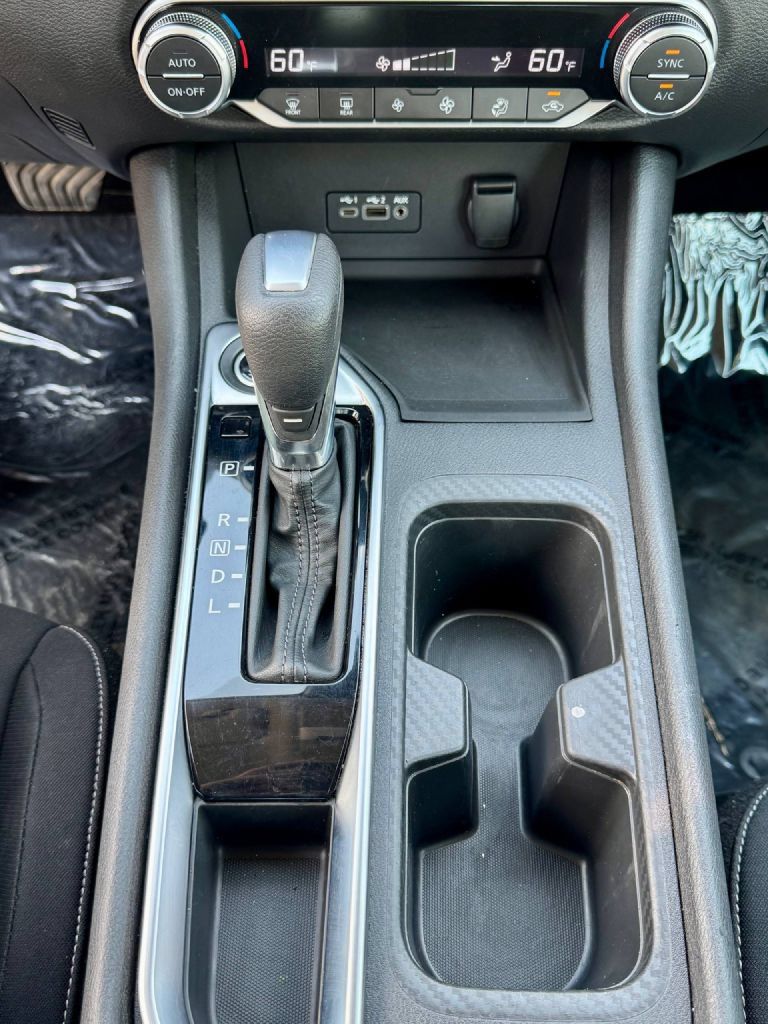 Used 2021 Nissan Sentra SV FWD image 17