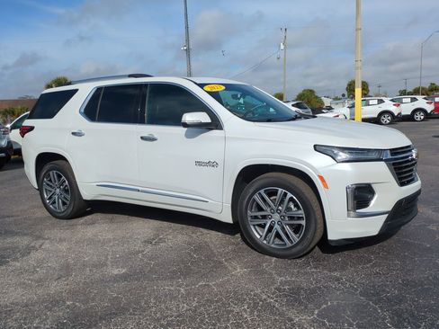 Certified 2023 Chevrolet Traverse High Country image 2