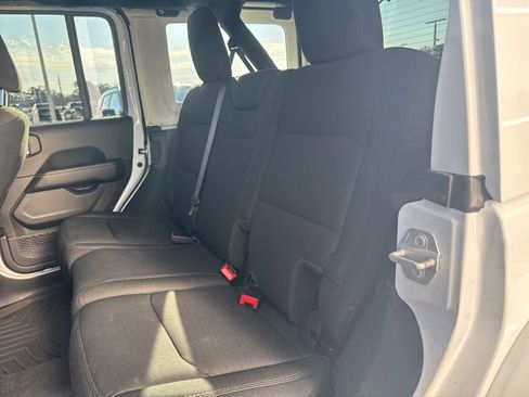 Used 2021 Jeep Wrangler Unlimited Sahara image 29