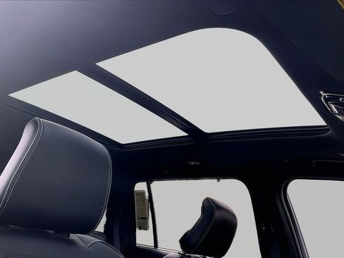 Certified 2024 Jeep Grand Cherokee L Overland w/ Luxury Tech Group IV image 17