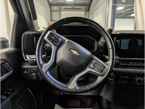Used 2025 Chevrolet Silverado 3500 LT w/ Leather Package AWD/4WD image 15