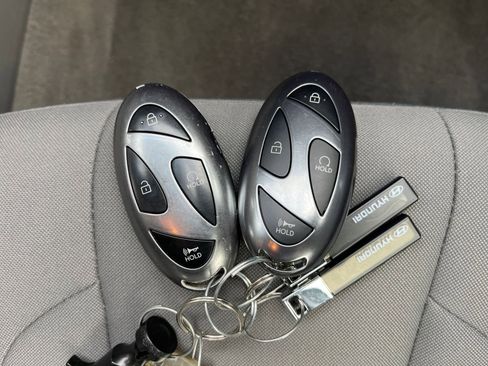 Used 2025 Hyundai Elantra SEL image 22