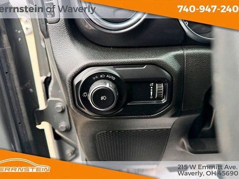 Used 2023 Jeep Wrangler Sahara image 14