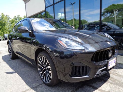 Used 2023 Maserati Grecale Modena AWD/4WD image 3