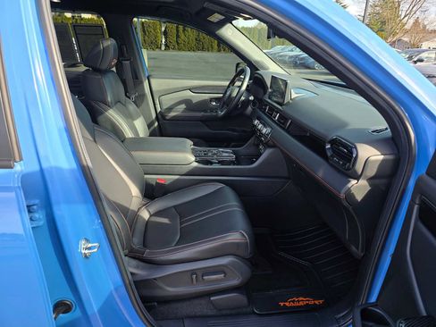 Used 2024 Honda Pilot TrailSport image 11