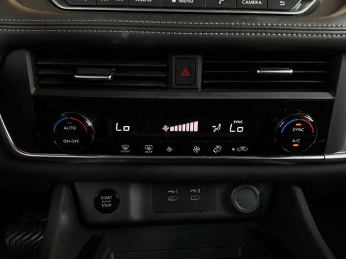 Used 2025 Nissan Rogue SV FWD image 28