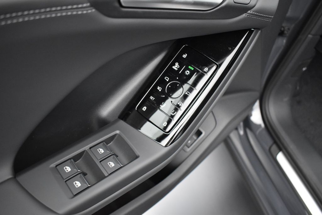 New 2027 Audi Q6 e-tron Premium AWD/4WD image 6