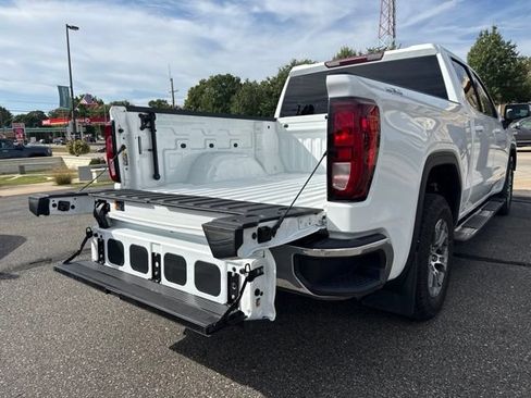 Used 2022 GMC Sierra 1500 SLE AWD/4WD image 5
