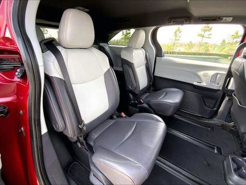 Certified 2023 Toyota Sienna XSE w/ XSE Plus Package image 19