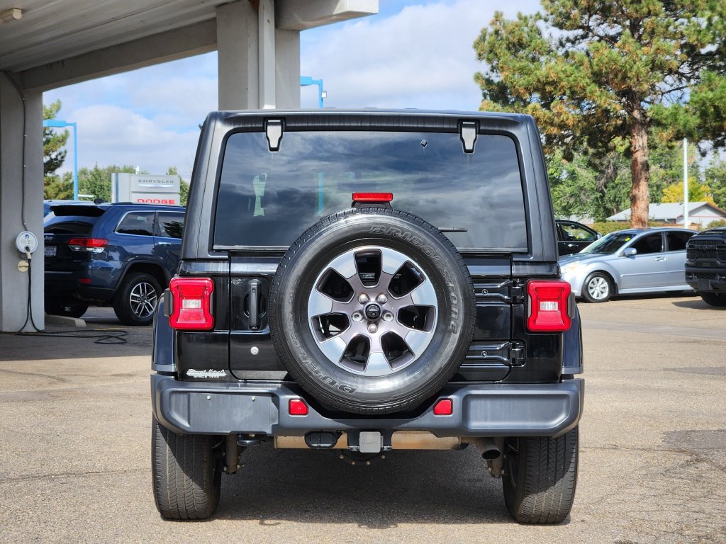 Used 2018 Jeep Wrangler Unlimited Sahara AWD/4WD image 12