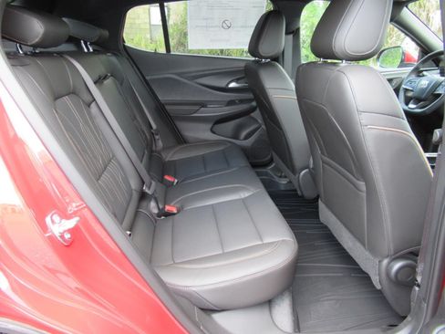 Used 2026 Buick Envista Avenir FWD image 31