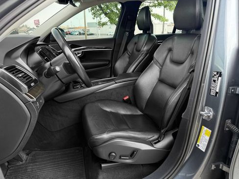 Used 2018 Volvo XC90 T6 Momentum w/ Convenience Package AWD/4WD image 13