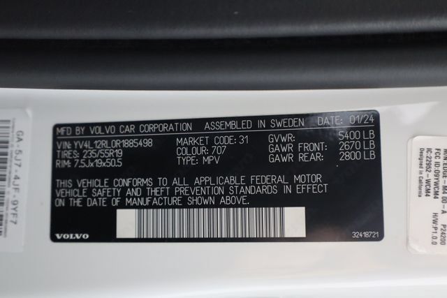 Used 2024 Volvo XC60 B5 Plus AWD/4WD image 34