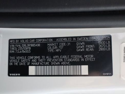 Used 2024 Volvo XC60 B5 Plus AWD/4WD image 34