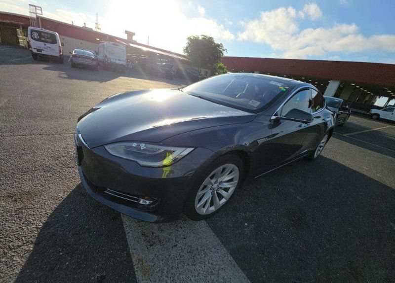 Used 2016 Tesla Model S 70 RWD image 1