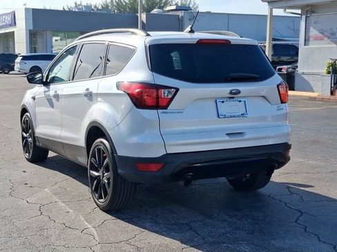 Used 2019 Ford Escape SE FWD image 3