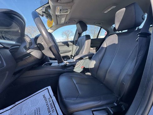 Used 2016 BMW 320i Sedan image 9