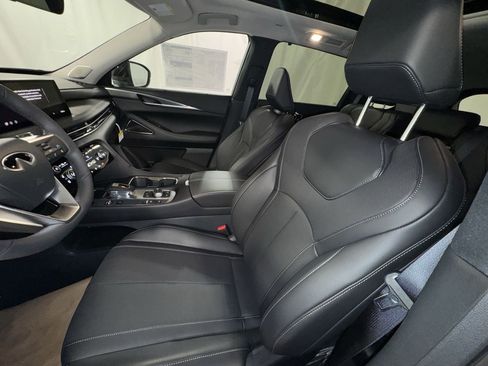 Certified 2026 INFINITI QX60 Luxe w/ Family Package image 13