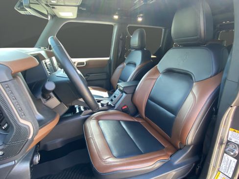 Used 2024 Ford Bronco Outer Banks AWD/4WD image 10