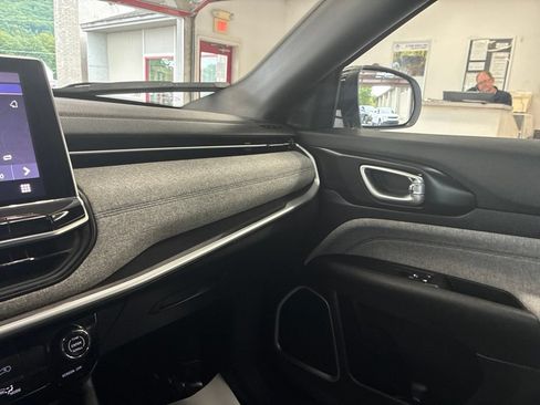 Used 2024 Jeep Compass Sport AWD/4WD image 42
