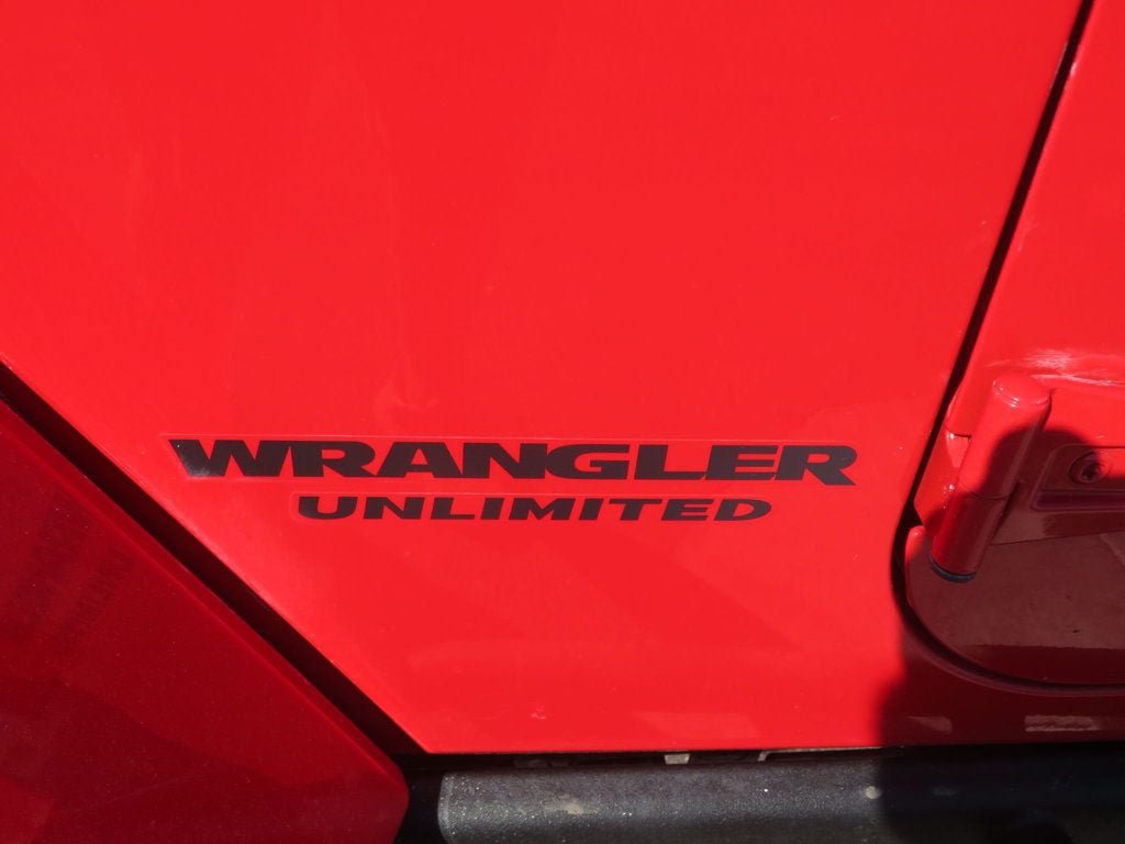 Used 2015 Jeep Wrangler Unlimited Sahara AWD/4WD image 13