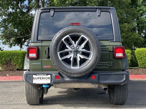 Used 2024 Jeep Wrangler Unlimited AWD/4WD image 5