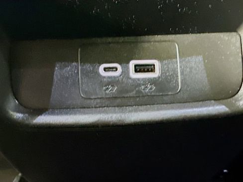 Used 2021 Cadillac XT4 Premium Luxury image 24