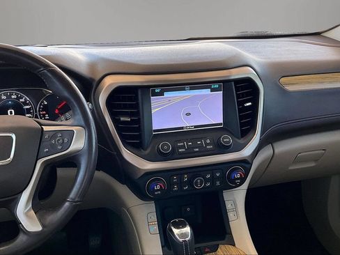 Certified 2018 GMC Acadia Denali w/ Technology Package AWD/4WD image 9