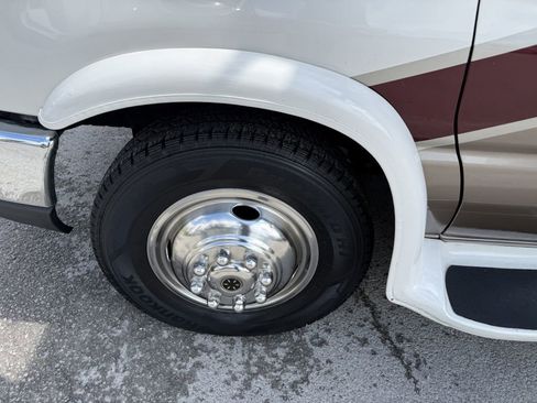 Used 2019 Ford E-450 and Econoline 450 Super Duty w/ Motorhome Prep Package RWD image 30