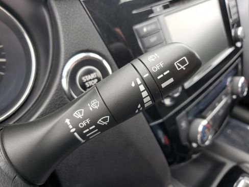 Used 2020 Nissan Rogue Sport SL AWD/4WD image 25