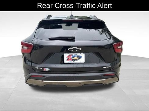 Certified 2025 Chevrolet Trax ACTIV w/ Driver Confidence Package FWD image 7