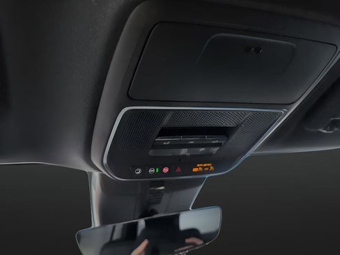 Used 2025 Buick Enclave Avenir w/ Super Cruise Package image 9