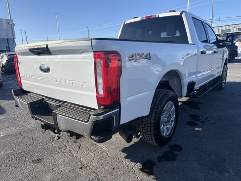 Used 2024 Ford F250 XLT image 3