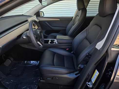 Used 2025 Tesla Model Y Long Range image 15