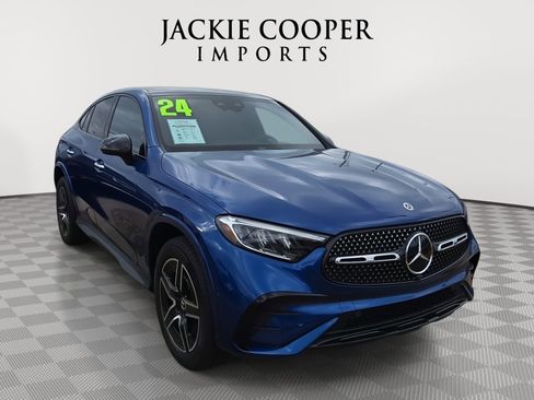 Used 2024 Mercedes-Benz GLC 300 4MATIC w/ AMG Line image 3
