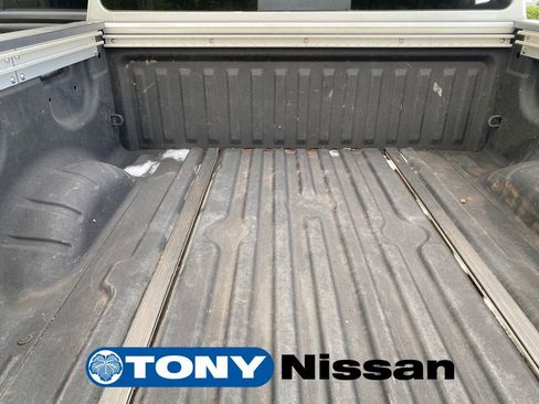 Used 2021 Nissan Titan SV w/ SV Convenience Package image 11