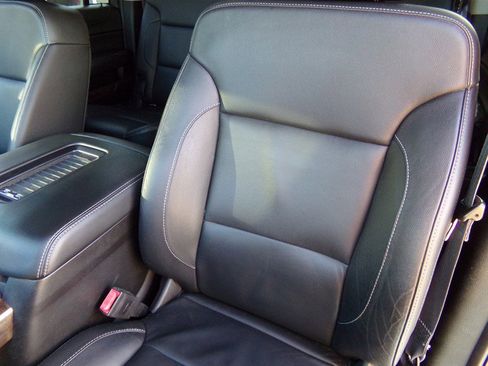 Used 2016 Chevrolet Suburban LT image 27