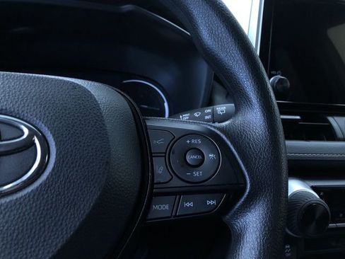 Used 2025 Toyota RAV4 LE image 27