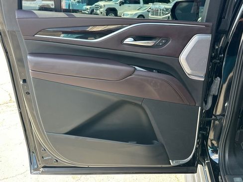 Used 2021 Cadillac Escalade ESV Sport Platinum w/ Heavy-Duty Trailer Package AWD/4WD image 21