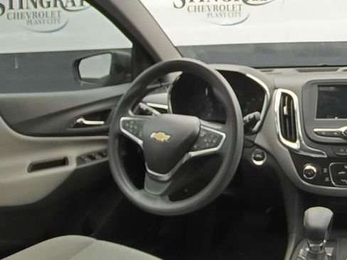 Used 2022 Chevrolet Equinox LS FWD image 16